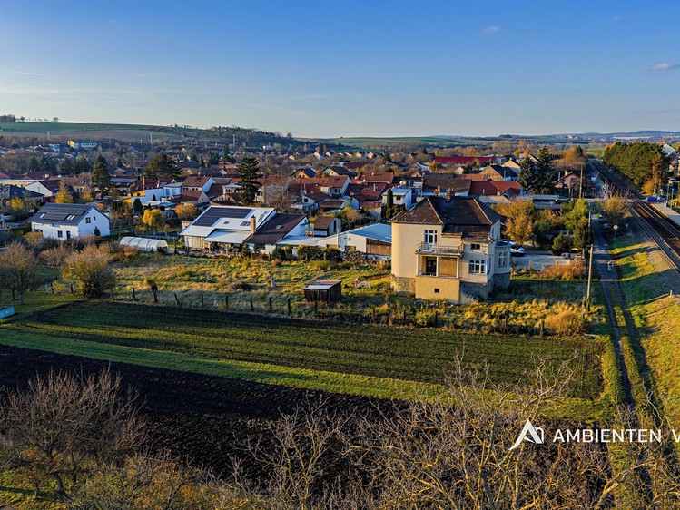 Prodej vily 305 m², pozemek 2 142 m² - foto 4
