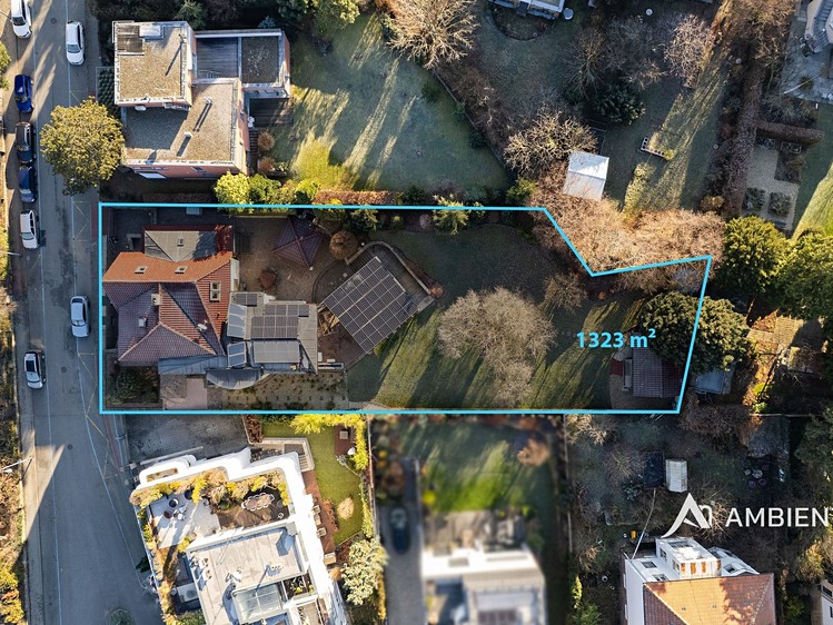 Prodej  vily 754 m², pozemek 1 323 m² - foto 4