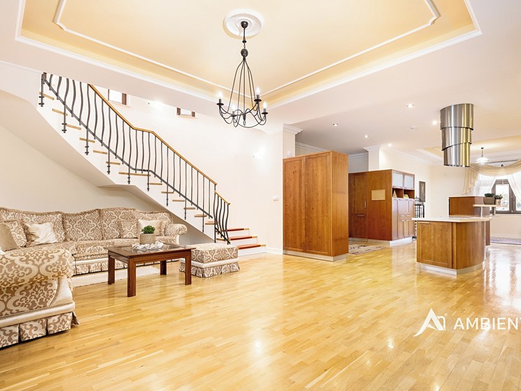 Prodej  vily 754 m², pozemek 1 323 m² - foto 7