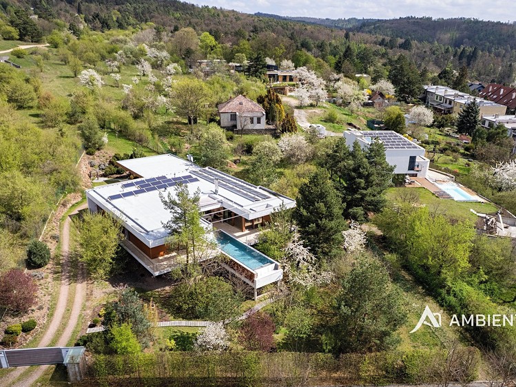 Prodej rodinného domu 388 m², pozemek 2 118 m² - foto 1