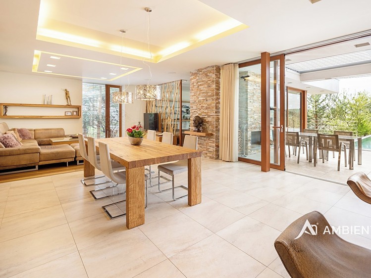 Prodej rodinného domu 388 m², pozemek 2 118 m² - foto 8
