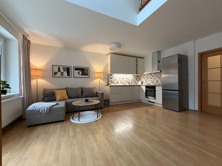 Prodej rodinného domu 84 m², pozemek 168 m² - foto 2