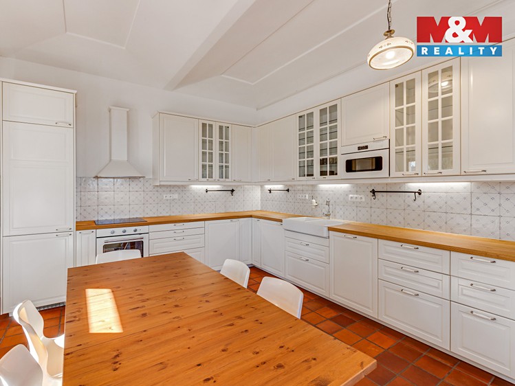 Prodej rodinného domu 332 m², pozemek 10 057 m² - foto 2
