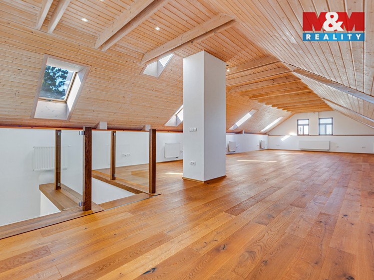 Prodej rodinného domu 332 m², pozemek 10 057 m² - foto 5