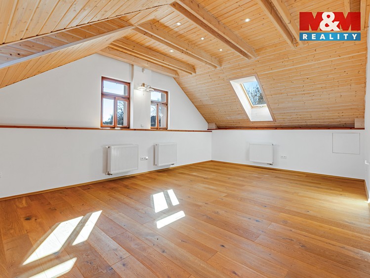 Prodej rodinného domu 332 m², pozemek 10 057 m² - foto 7
