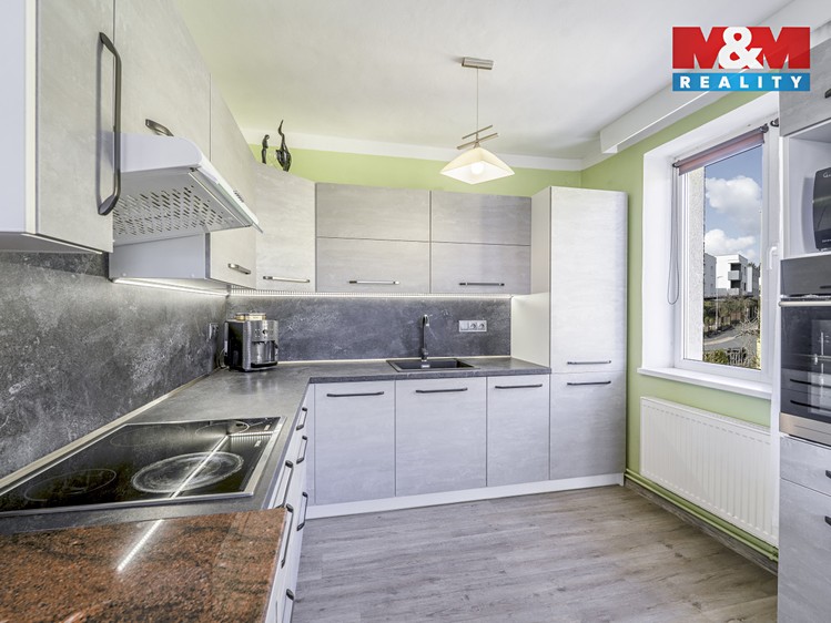 Prodej rodinného domu 185 m², pozemek 845 m² - foto 2