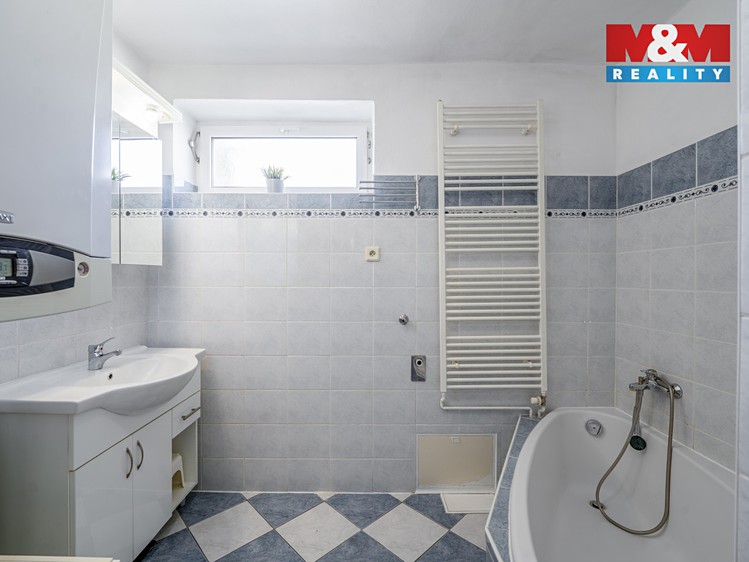 Prodej rodinného domu 185 m², pozemek 845 m² - foto 7