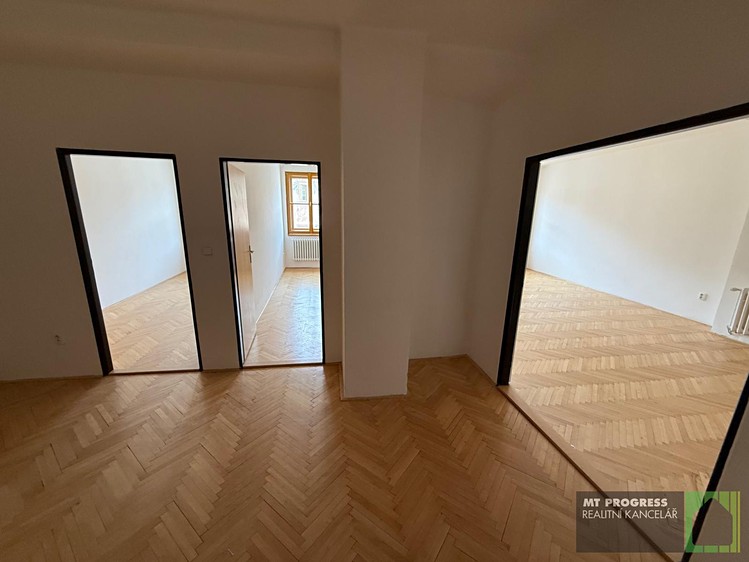 Prodej  rodinného domu 500 m², pozemek 362 m² - foto 8