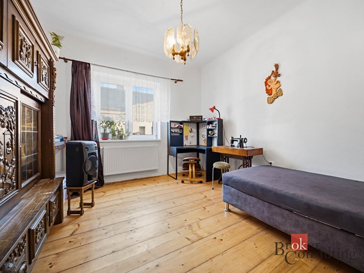 Prodej rodinného domu 367 m², pozemek 341 m² - foto 5