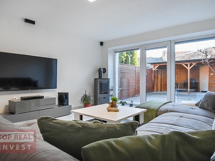 Prodej rodinného domu 119 m², pozemek 126 m² - foto 2