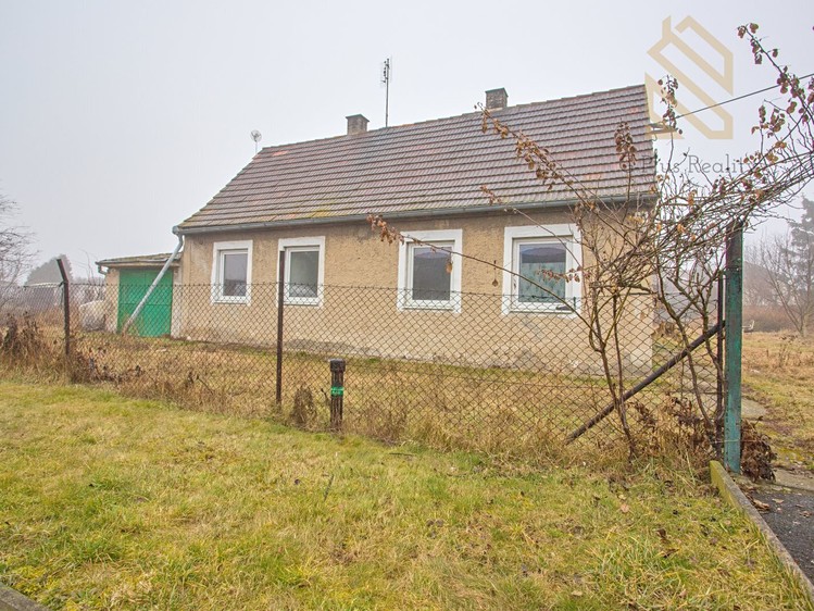 Prodej rodinného domu 80 m², pozemek 1 079 m² - foto 1