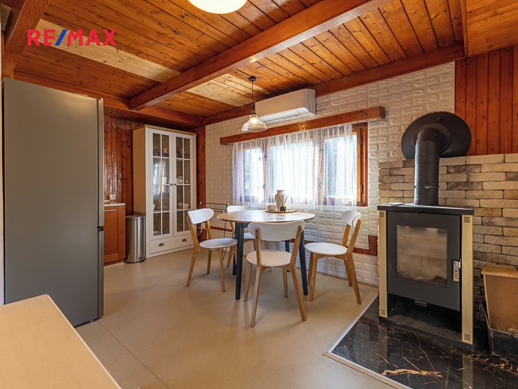 Prodej chaty 70 m², pozemek 256 m² - foto 2