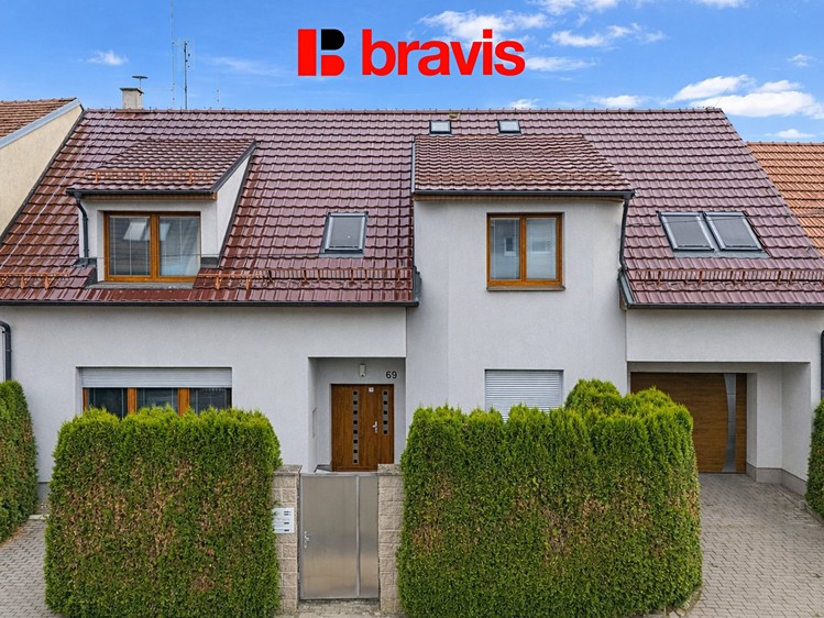 Prodej rodinného domu 294 m², pozemek 1 600 m² - foto 1
