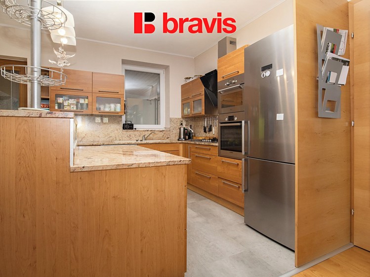 Prodej rodinného domu 294 m², pozemek 1 600 m² - foto 4