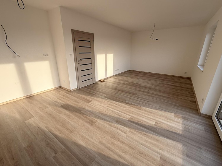 Prodej  rodinného domu 145 m², pozemek 670 m² - foto 4