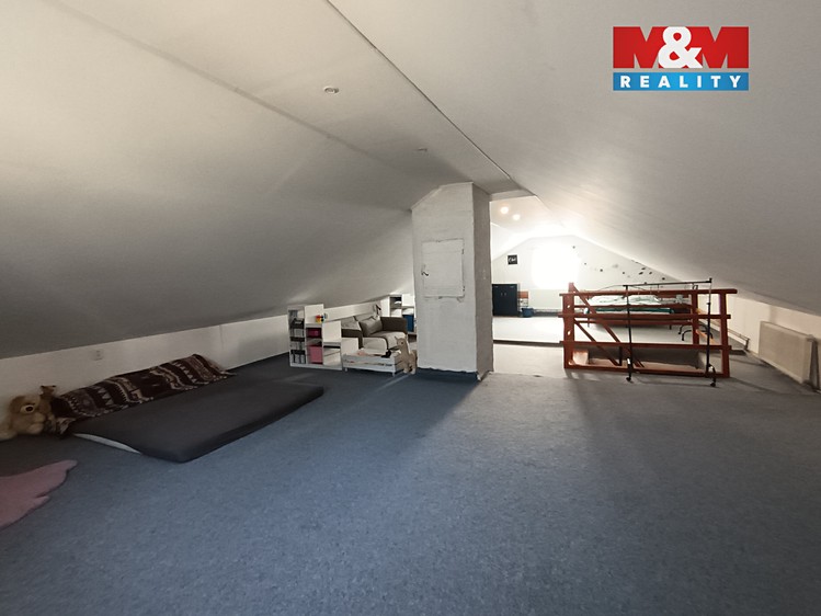 Prodej  rodinného domu 170 m², pozemek 1 347 m² - foto 7