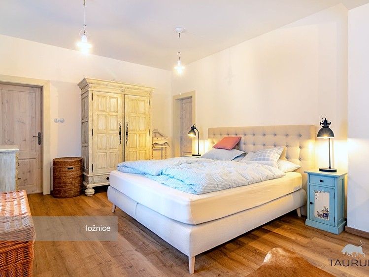 Prodej rodinného domu 730 m², pozemek 5 387 m² - foto 6