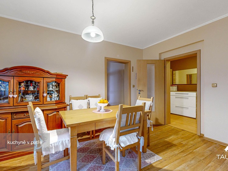 Prodej rodinného domu 591 m², pozemek 5 421 m² - foto 4