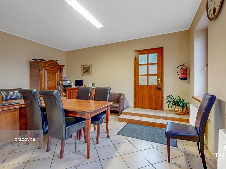 Prodej rodinného domu 591 m², pozemek 5 421 m² - foto 6