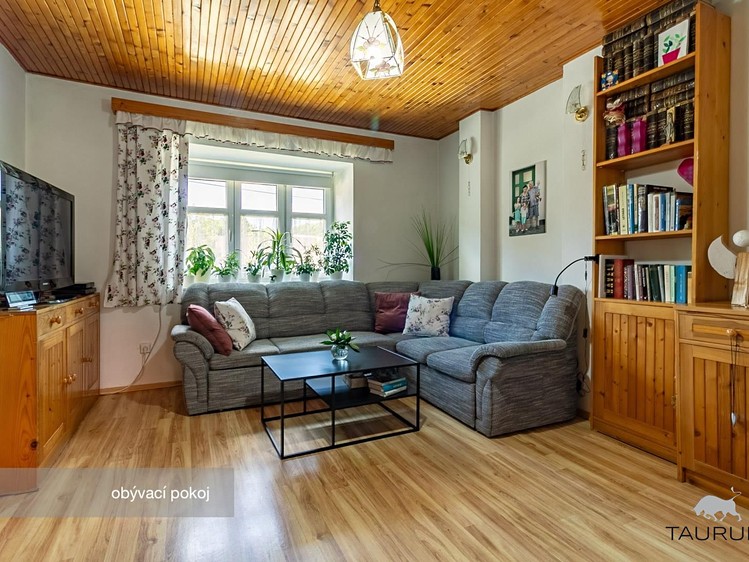 Prodej vícegeneračního domu 280 m², pozemek 2 260 m² - foto 3