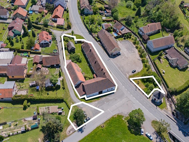 Prodej vícegeneračního domu 280 m², pozemek 2 260 m² - foto 2