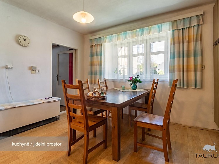 Prodej vícegeneračního domu 280 m², pozemek 2 260 m² - foto 5