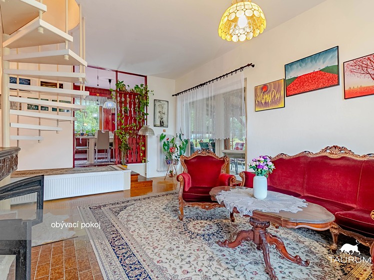 Prodej rodinného domu 342 m², pozemek 1 300 m² - foto 4