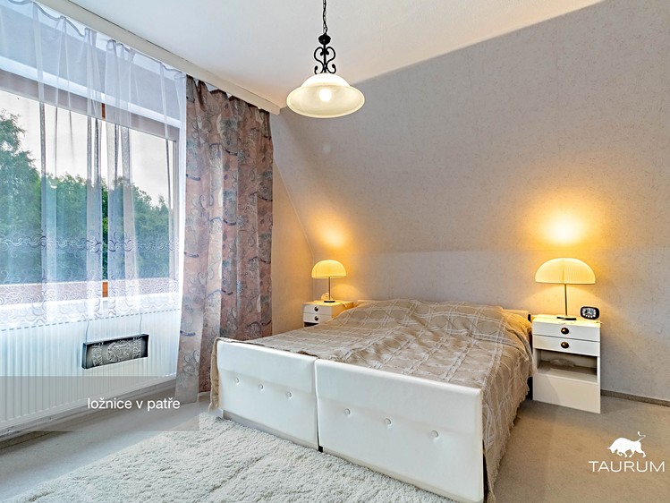 Prodej rodinného domu 342 m², pozemek 1 300 m² - foto 8