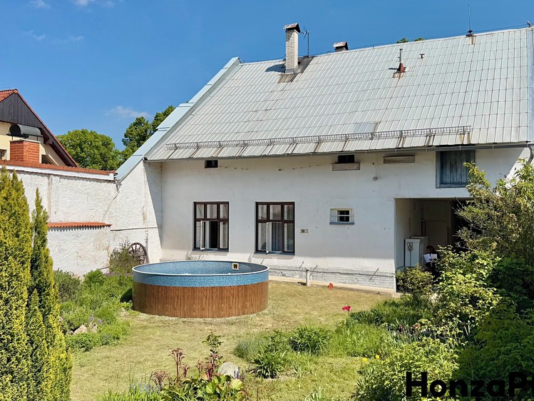 Prodej rodinného domu 403 m², pozemek 753 m² - foto 5