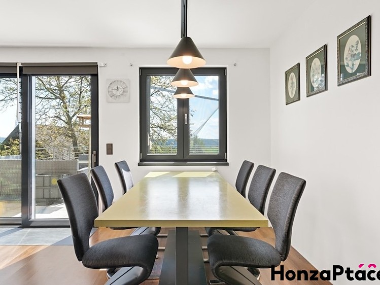 Prodej rodinného domu 159 m², pozemek 1 055 m² - foto 8