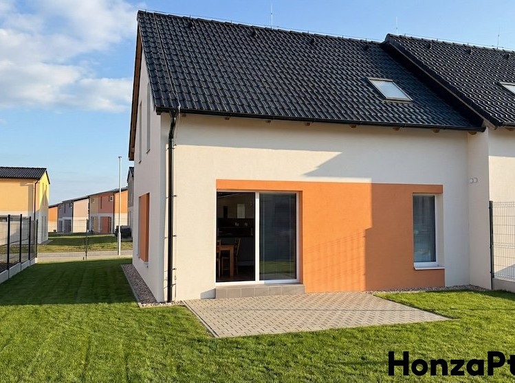 Prodej rodinného domu 96 m², pozemek 293 m² - foto 1