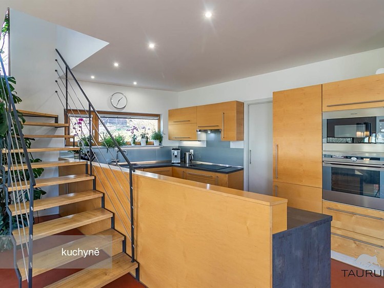 Prodej  rodinného domu 176 m², pozemek 1 271 m² - foto 6