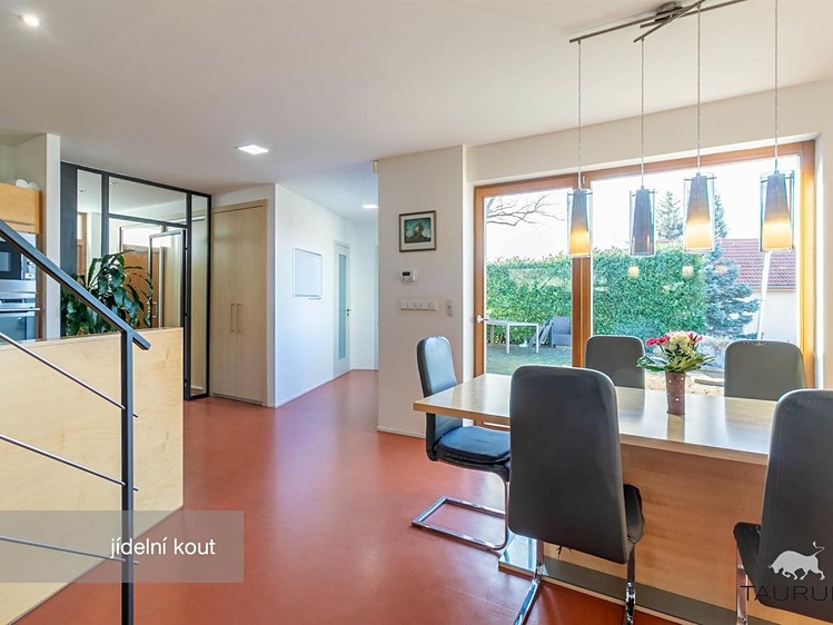 Prodej  rodinného domu 176 m², pozemek 1 271 m² - foto 8