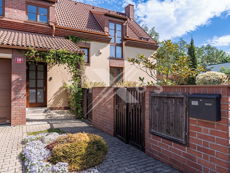 Prodej rodinného domu 250 m², pozemek 1 437 m² - foto 3