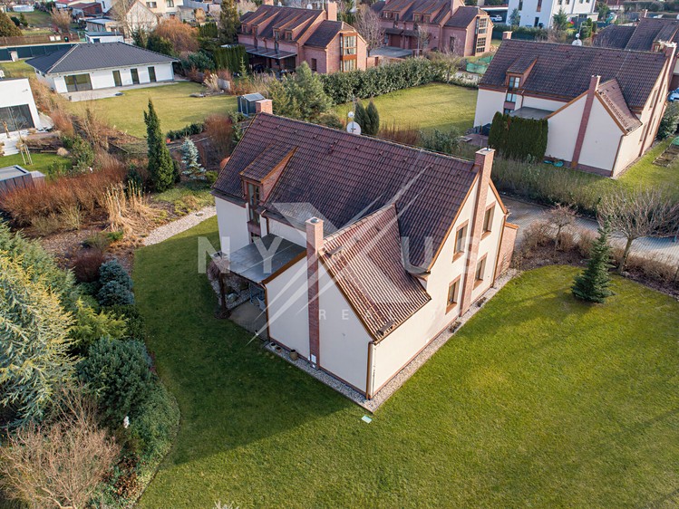 Prodej rodinného domu 250 m², pozemek 1 437 m² - foto 2