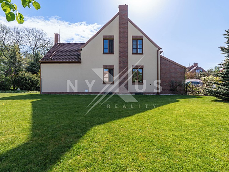 Prodej rodinného domu 250 m², pozemek 1 437 m² - foto 5