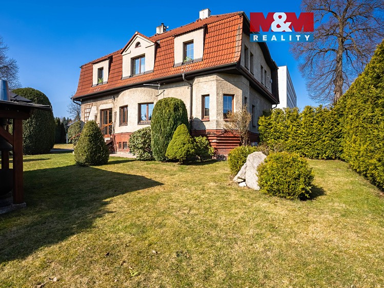 Prodej rodinného domu 180 m², pozemek 1 182 m² - foto 1