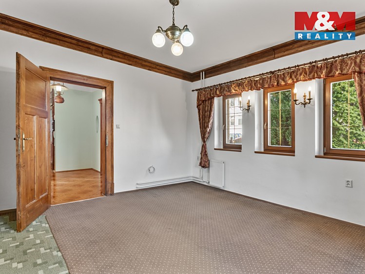 Prodej rodinného domu 180 m², pozemek 1 182 m² - foto 7
