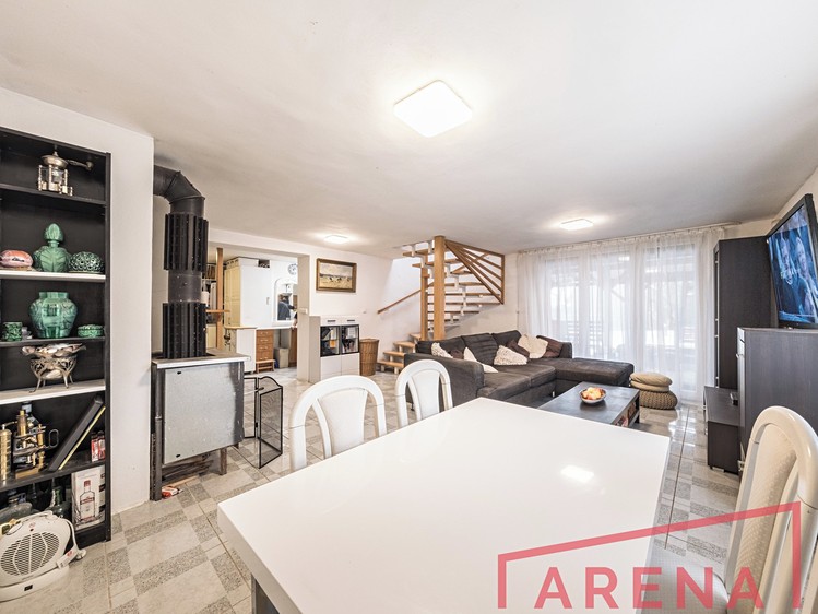 Prodej rodinného domu 120 m², pozemek 1 708 m² - foto 1