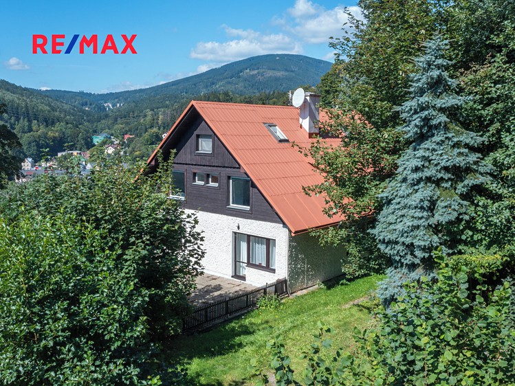 Prodej rodinného domu 393 m², pozemek 1 302 m² - foto 6