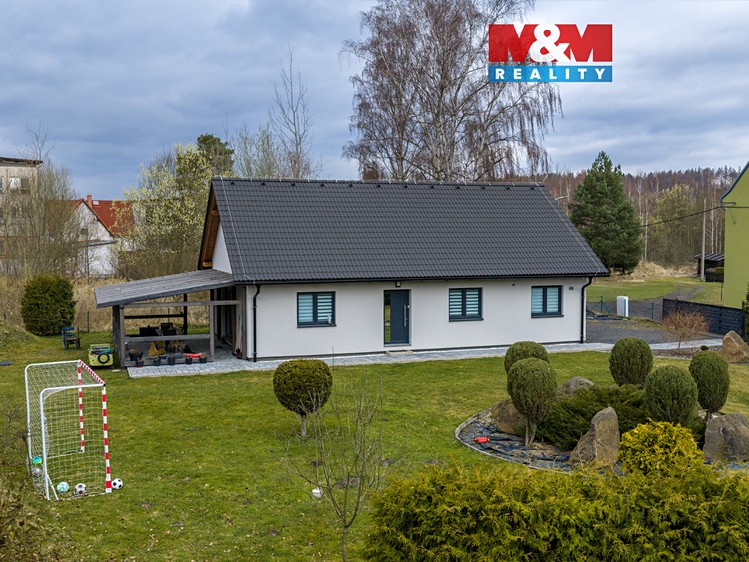 Prodej rodinného domu 92 m², pozemek 1 438 m² - foto 1