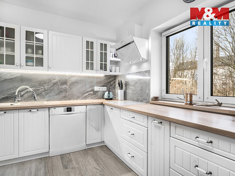 Prodej rodinného domu 92 m², pozemek 1 438 m² - foto 2