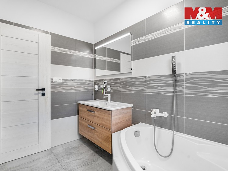 Prodej rodinného domu 92 m², pozemek 1 438 m² - foto 6