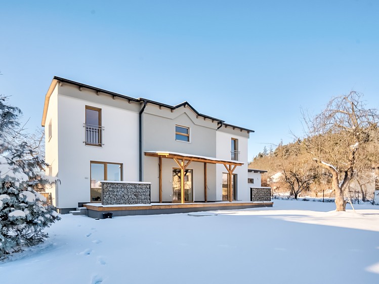 Prodej rodinného domu 144 m², pozemek 721 m² - foto 1
