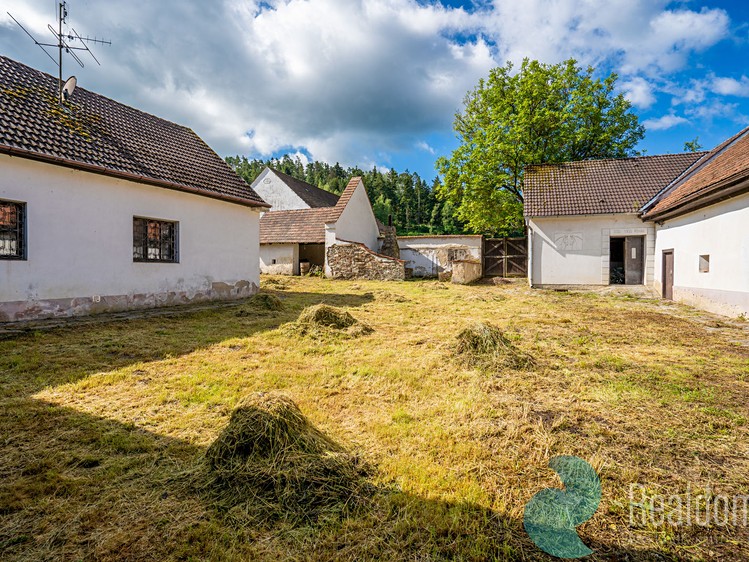 Prodej zemědělské usedlosti 1 300 m², pozemek 4 766 m² - foto 8