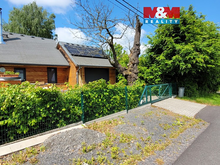Prodej rodinného domu 100 m², pozemek 924 m² - foto 1