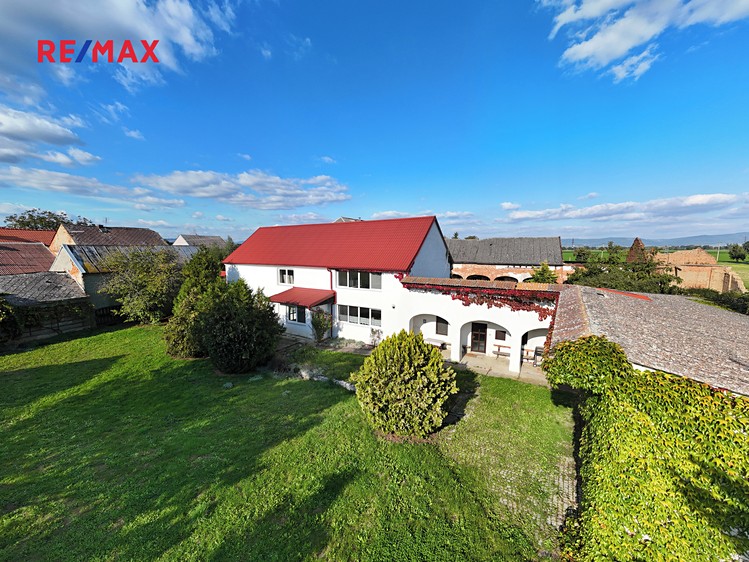 Prodej zemědělské usedlosti 186 m², pozemek 7 638 m² - foto 1