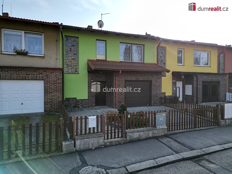 Prodej rodinného domu 230 m², pozemek 485 m² - foto 2