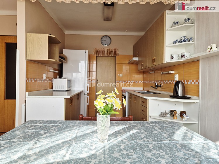 Prodej rodinného domu 230 m², pozemek 485 m² - foto 8