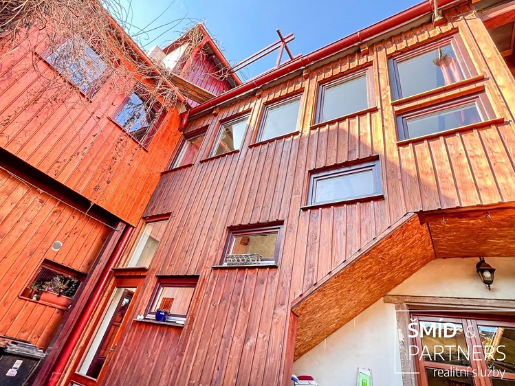 Prodej rodinného domu 187 m², pozemek 111 m² - foto 3